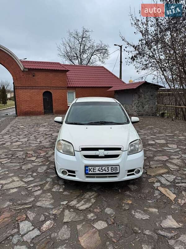 Седан Chevrolet Aveo 2008 в Кривом Роге