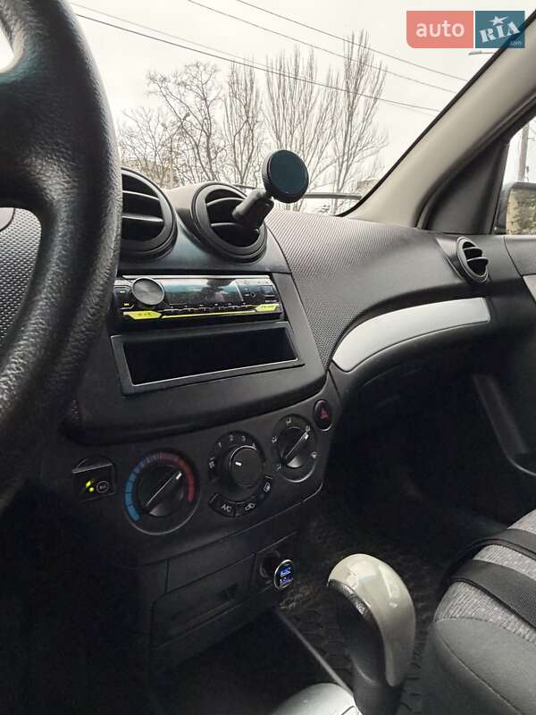 Седан Chevrolet Aveo 2011 в Запорожье
