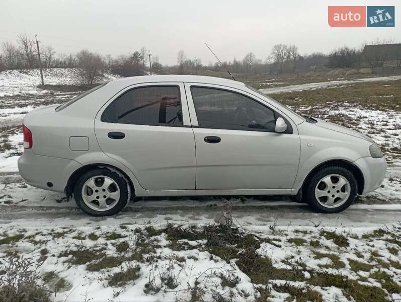 Седан Chevrolet Aveo 2006 в Днепре