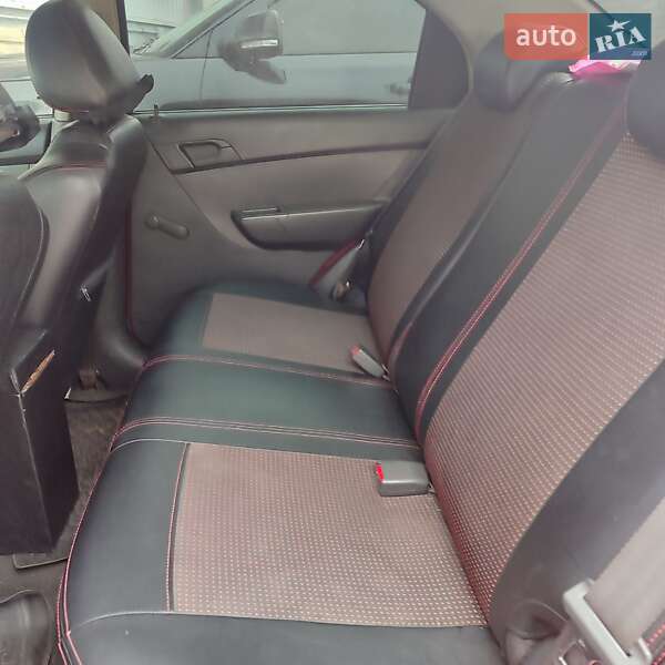 Седан Chevrolet Aveo 2008 в Броварах