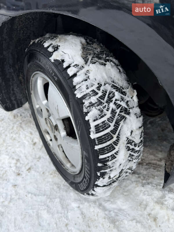 Седан Chevrolet Aveo 2011 в Чернігові