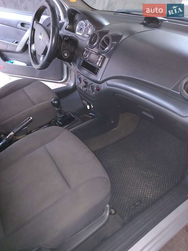 Седан Chevrolet Aveo 2008 в Иршаве
