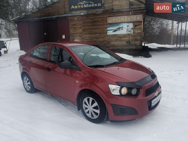 Седан Chevrolet Aveo 2012 в Житомирі