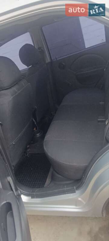Седан Chevrolet Aveo 2005 в Чугуеве