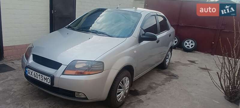 Седан Chevrolet Aveo 2005 в Чугуеве