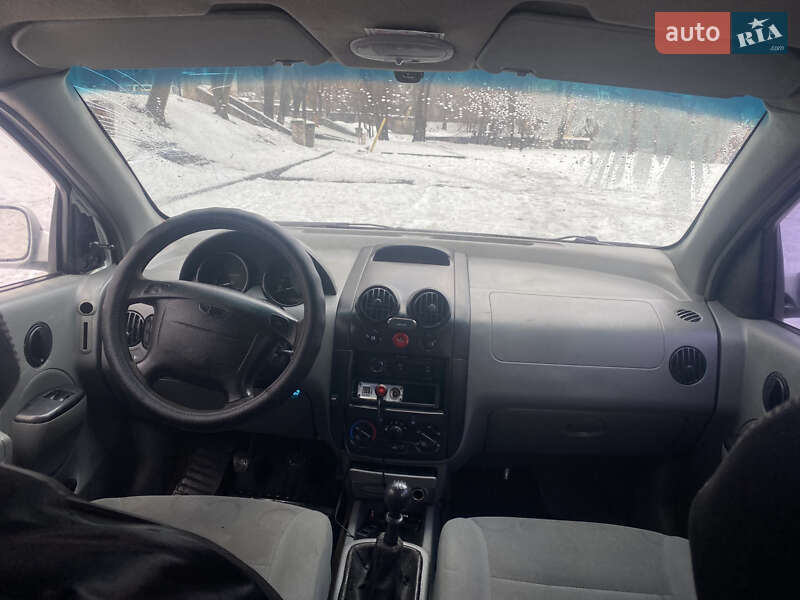 Седан Chevrolet Aveo 2005 в Каменском фото 12 Седан Chevrolet Aveo 2005 в Каменском