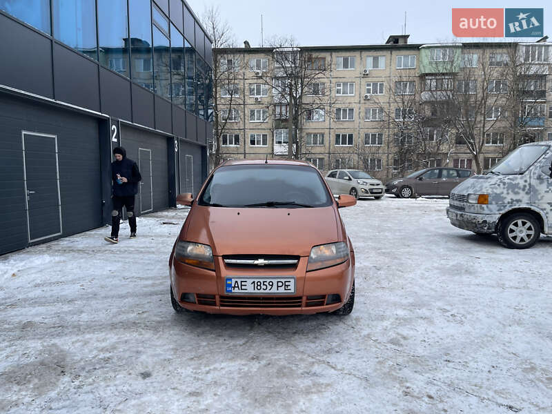 Седан Chevrolet Aveo 2006 в Киеве