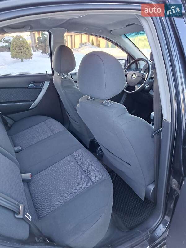 Седан Chevrolet Aveo 2011 в Шостці