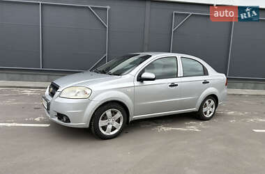 Седан Chevrolet Aveo 2011 в Киеве