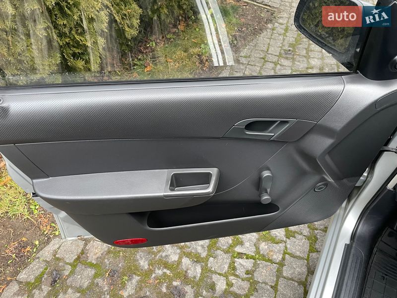 Седан Chevrolet Aveo 2010 в Дубні