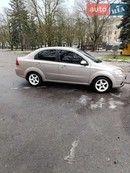 Седан Chevrolet Aveo 2008 в Никополе