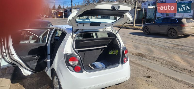 Хетчбек Chevrolet Aveo 2013 в Вознесенську