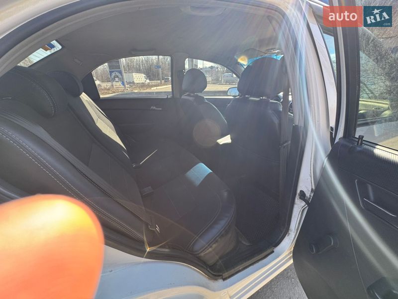 Седан Chevrolet Aveo 2009 в Днепре