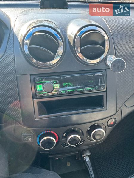 Седан Chevrolet Aveo 2009 в Днепре