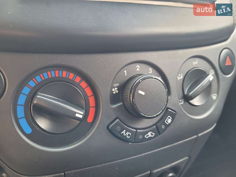 Седан Chevrolet Aveo 2008 в Миргороді