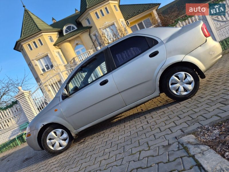 Chevrolet Aveo 2004