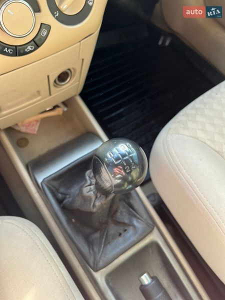 Седан Chevrolet Aveo 2007 в Сарнах