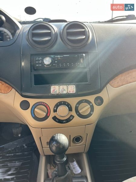 Седан Chevrolet Aveo 2007 в Сарнах