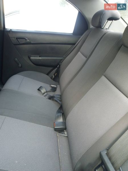 Седан Chevrolet Aveo 2015 в Львове