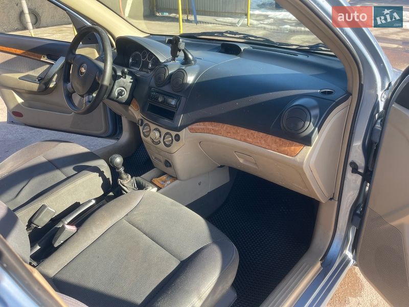 Седан Chevrolet Aveo 2008 в Сумах