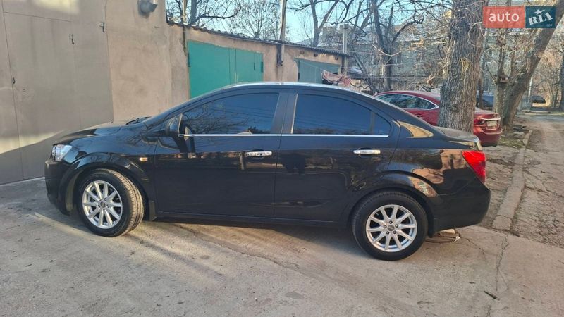 Седан Chevrolet Aveo 2012 в Николаеве