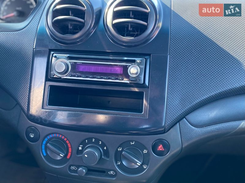 Седан Chevrolet Aveo 2006 в Киеве