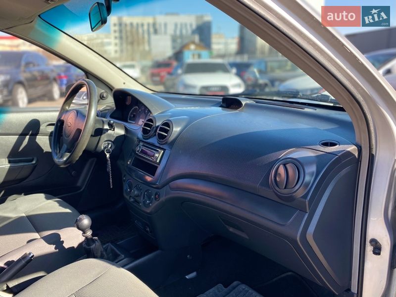 Седан Chevrolet Aveo 2006 в Киеве