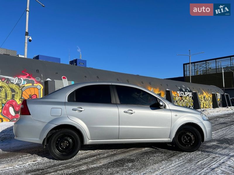 Седан Chevrolet Aveo 2008 в Києві