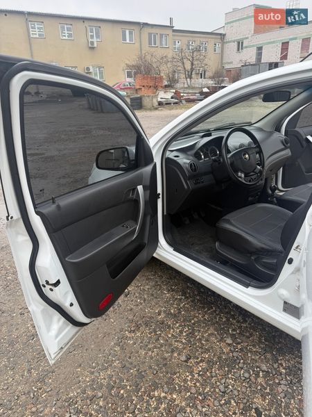 Хэтчбек Chevrolet Aveo 2011 в Харькове