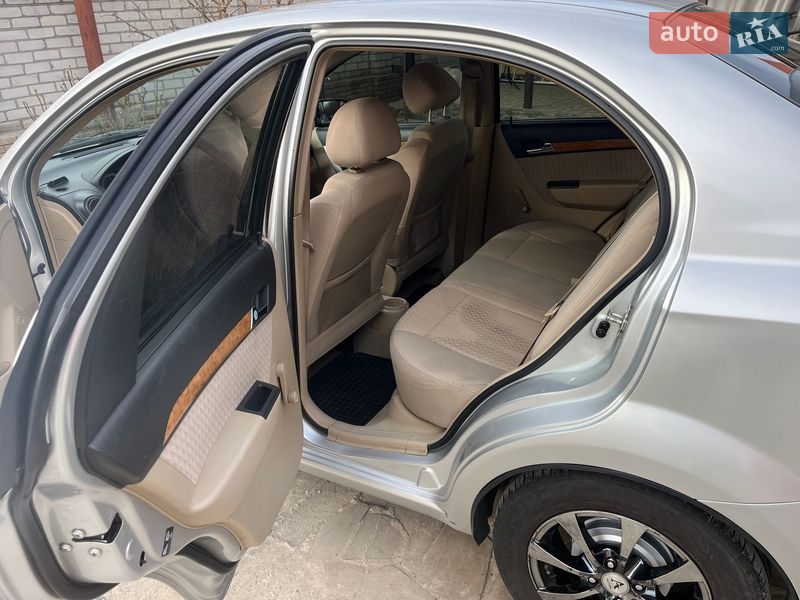 Седан Chevrolet Aveo 2007 в Нерубайском