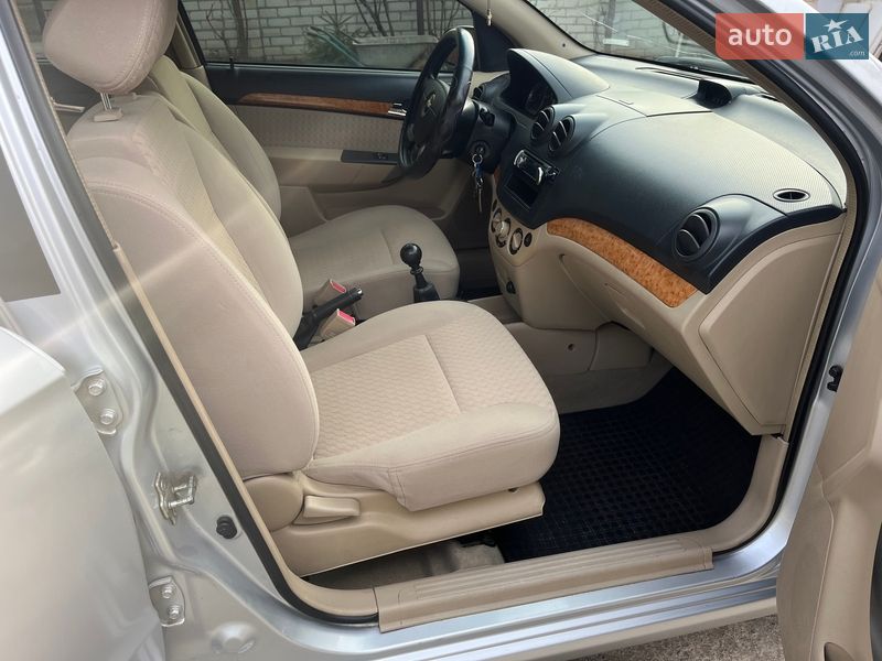 Седан Chevrolet Aveo 2007 в Нерубайском
