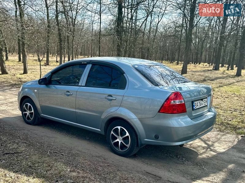 Седан Chevrolet Aveo 2012 в Кропивницком