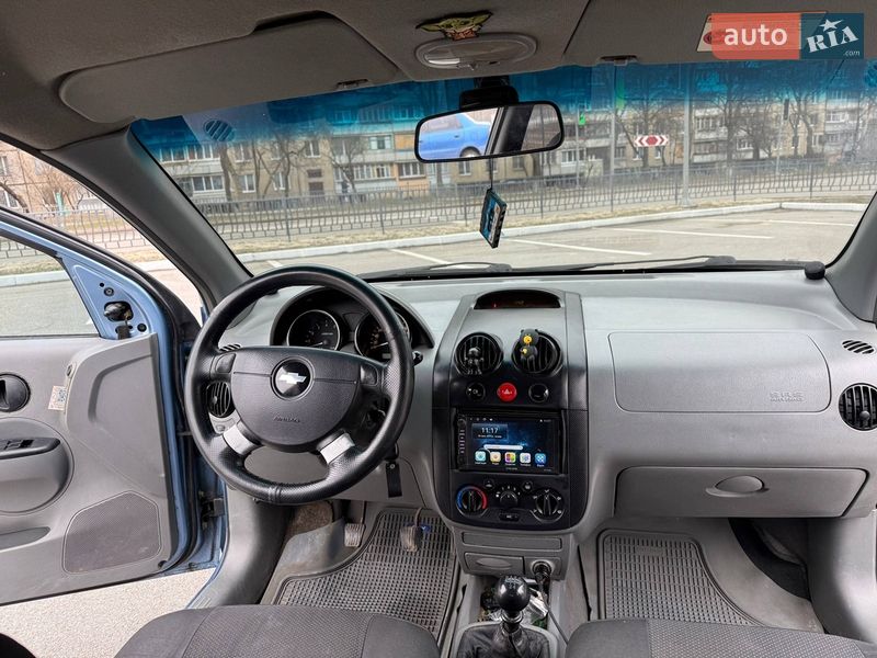 Седан Chevrolet Aveo 2004 в Харькове
