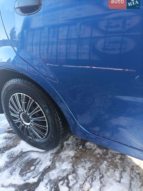 Седан Chevrolet Aveo 2005 в Кегичівці