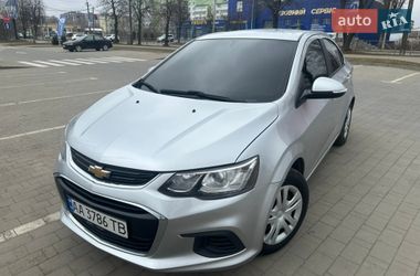Седан Chevrolet Aveo 2017 в Хмельницком