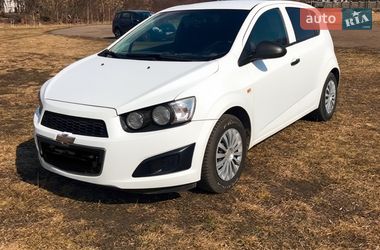Седан Chevrolet Aveo 2012 в Ровно
