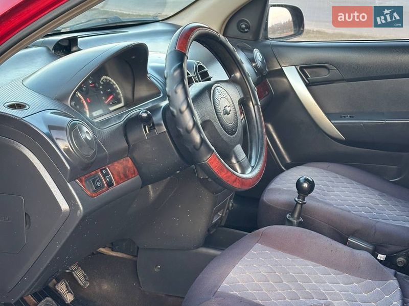Седан Chevrolet Aveo 2006 в Черкасах