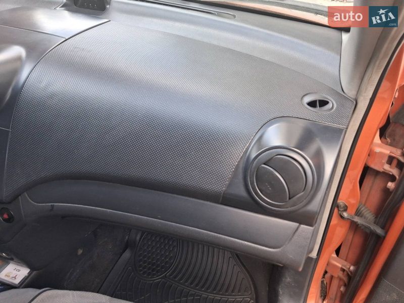 Седан Chevrolet Aveo 2006 в Киеве фото 8 Седан Chevrolet Aveo 2006 в Киеве