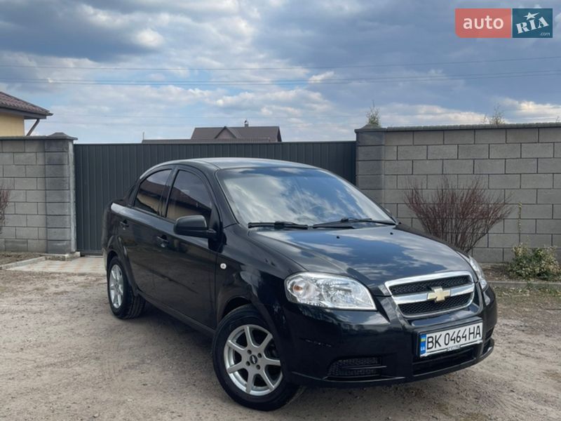 Седан Chevrolet Aveo 2008 в Сарнах