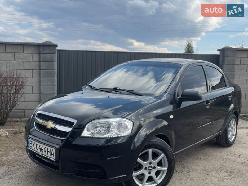 Седан Chevrolet Aveo 2008 в Сарнах