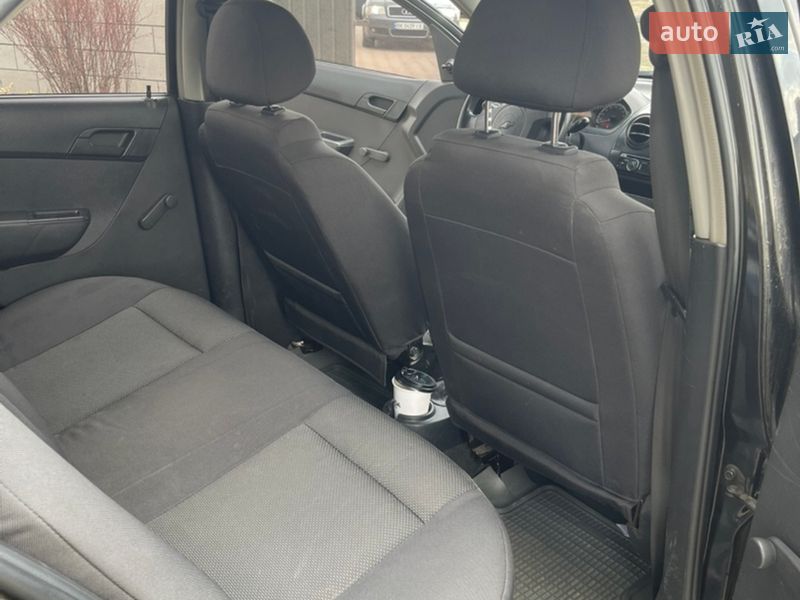 Седан Chevrolet Aveo 2008 в Сарнах