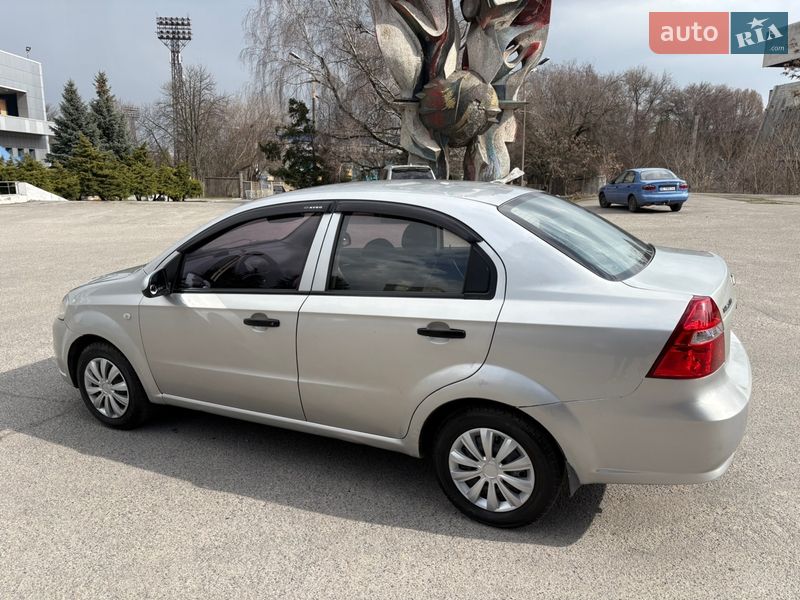 Седан Chevrolet Aveo 2007 в Днепре