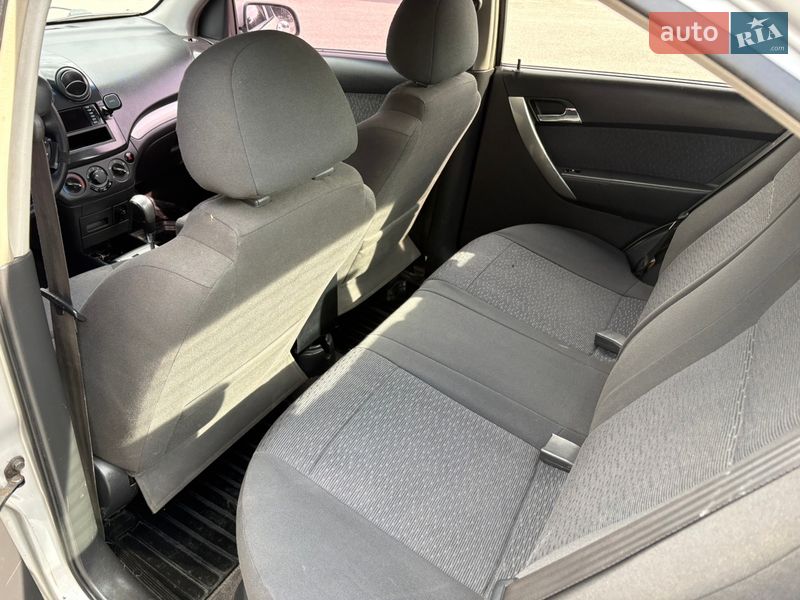 Седан Chevrolet Aveo 2007 в Днепре