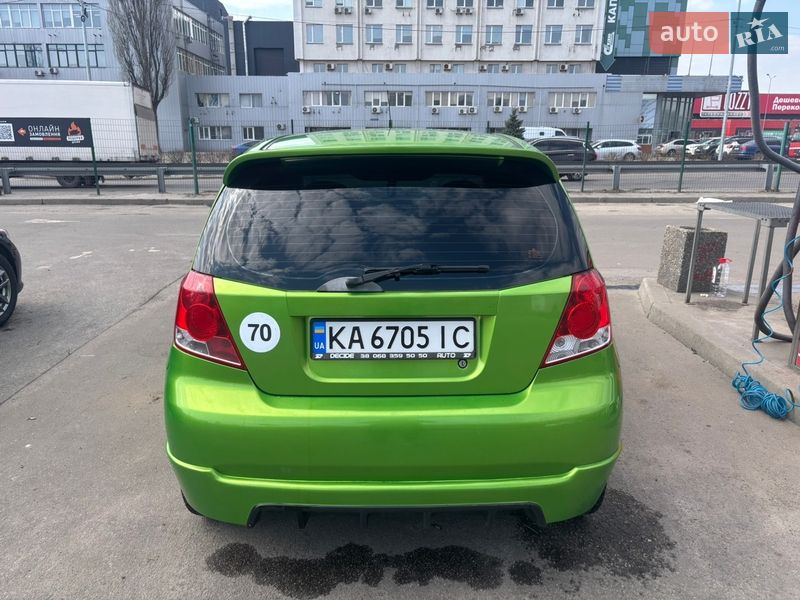 Хэтчбек Chevrolet Aveo 2005 в Киеве фото 5 Хэтчбек Chevrolet Aveo 2005 в Киеве