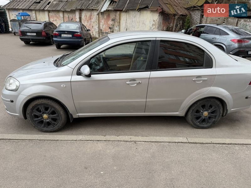 Седан Chevrolet Aveo 2007 в Киеве
