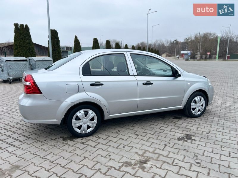 Седан Chevrolet Aveo 2011 в Виннице