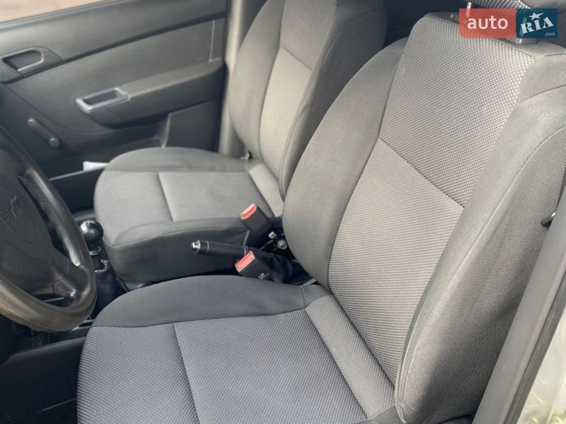 Седан Chevrolet Aveo 2011 в Киеве фото 15 Седан Chevrolet Aveo 2011 в Киеве