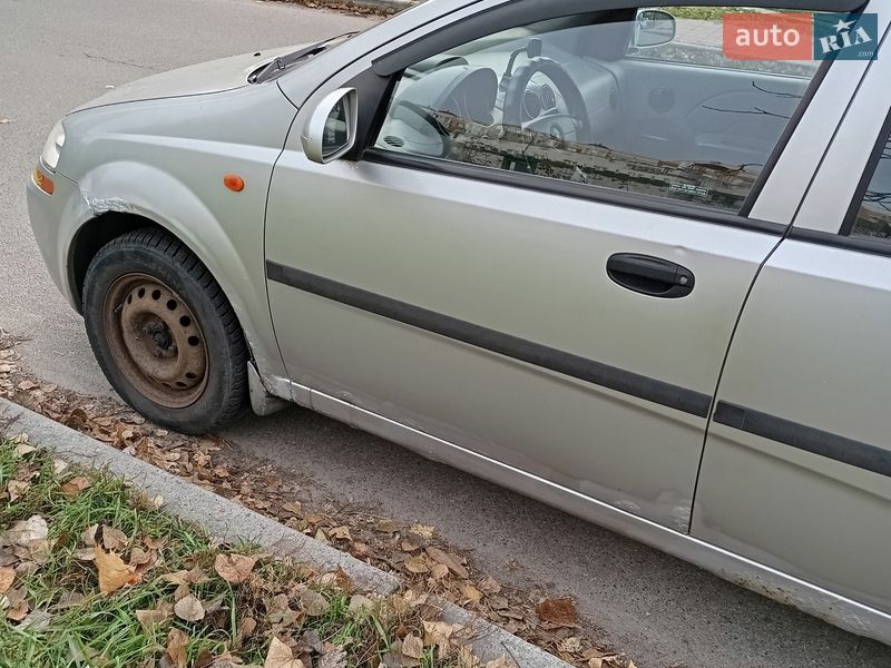 Седан Chevrolet Aveo 2004 в Киеве фото 4 Седан Chevrolet Aveo 2004 в Киеве