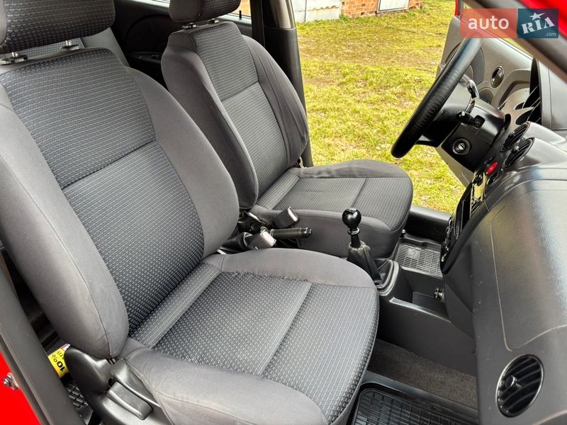 Хэтчбек Chevrolet Aveo 2006 в Могилев-Подольске фото 19 Хэтчбек Chevrolet Aveo 2006 в Могилев-Подольске