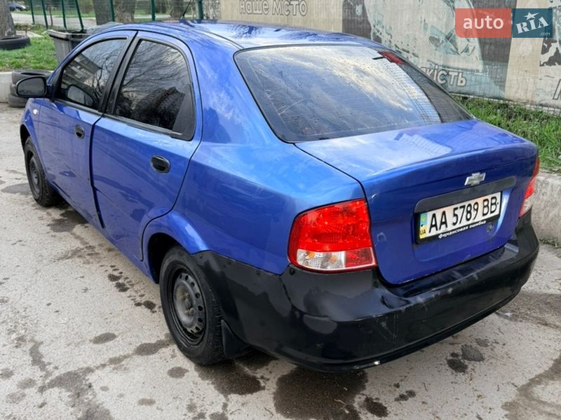 Седан Chevrolet Aveo 2005 в Києві